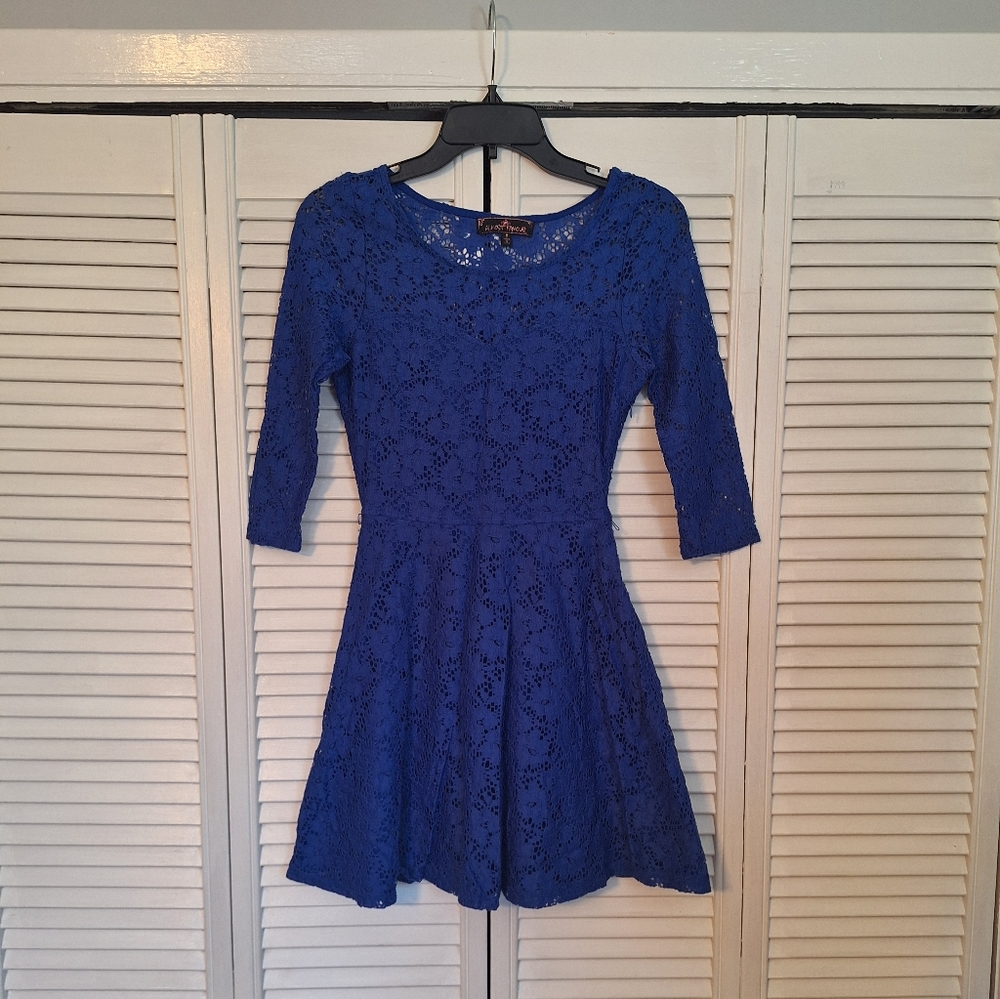 Almost Famous royal blue fit & flare lace dress sz sm *A1 - Picture 3 of 9